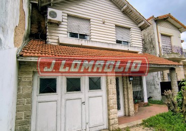 Chalet Clasico con Jardin, Garage y Terraza | Bernal Centro