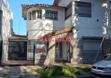 Señorial Chalet en Inmejorable Ubicacion.
